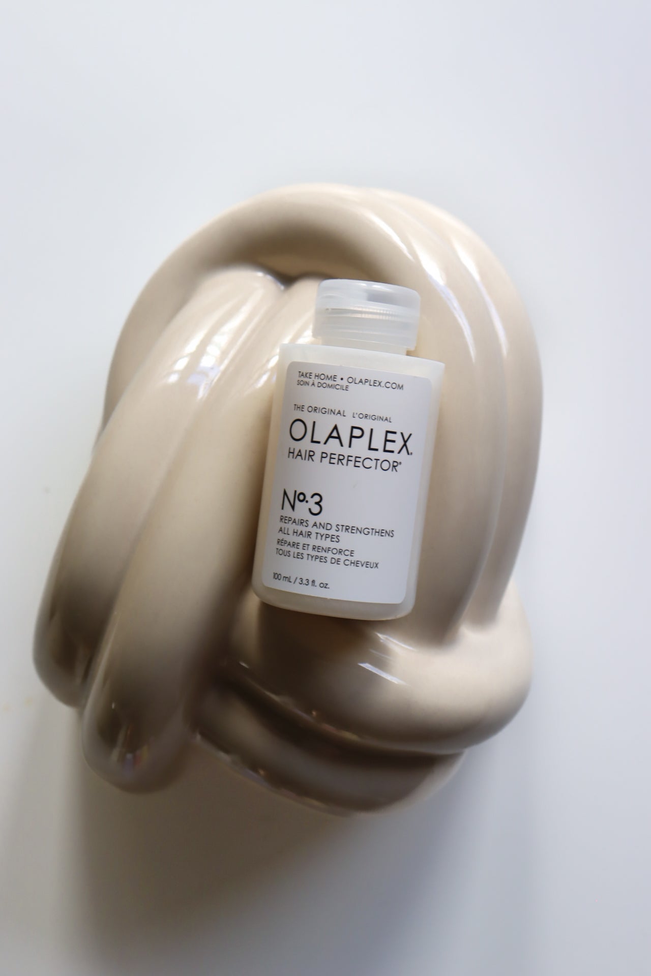 OLAPLEX N°3 : LE SOIN RÉPARATEUR CULTE POUR DES CHEVEUX FORTS, BRILLANTS ET SAINS