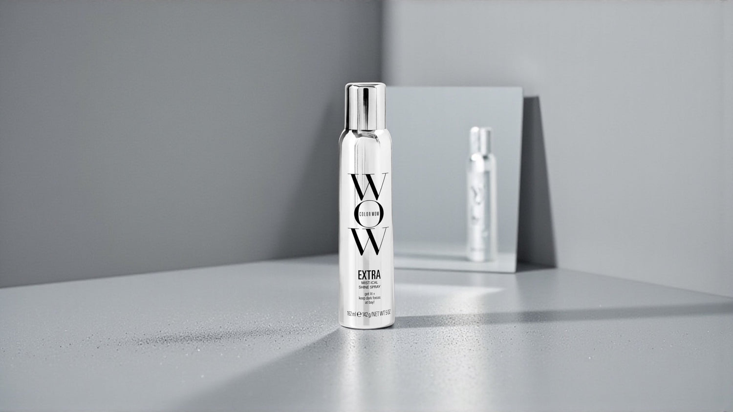 BRUME EXTRA SHINE COLOR WOW : LE SPRAY QUI TRANSFORME IMMÉDIATEMENT LA BRILLANCE DE VOS CHEVEUX